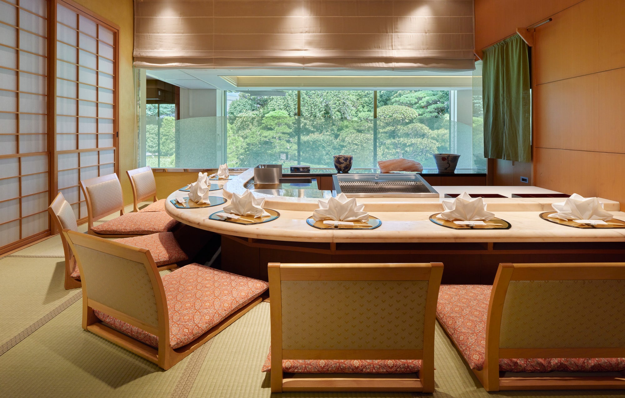 鮨カウンター付個室(8席)